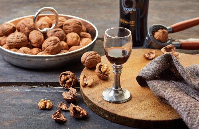 cosi-tabellini-italian-pewter-nocino-italian-walnut-liqueur-1